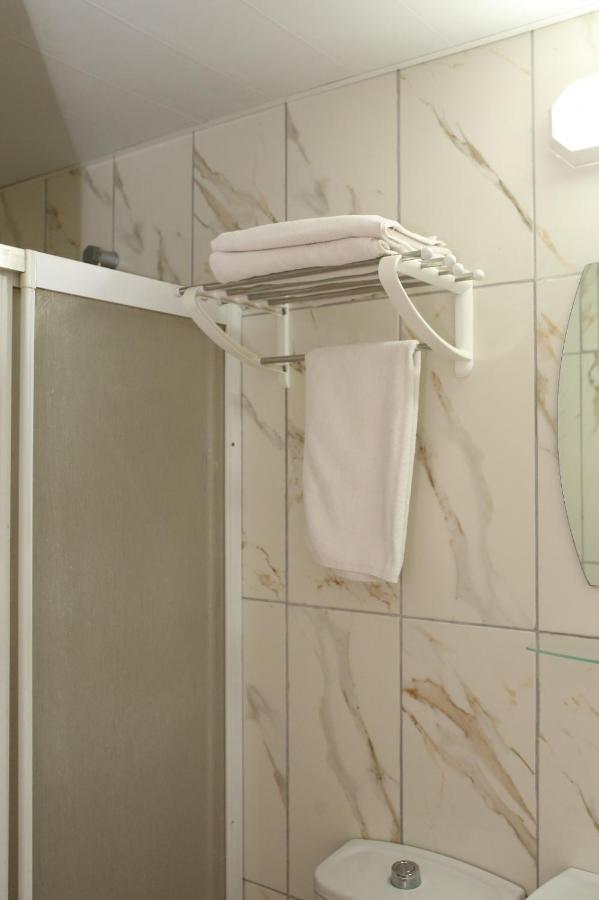 Oezhan Hotel Анталия Екстериор снимка