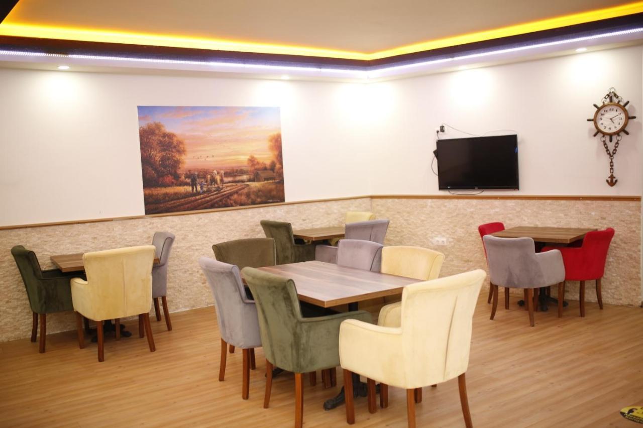 Oezhan Hotel Анталия Екстериор снимка