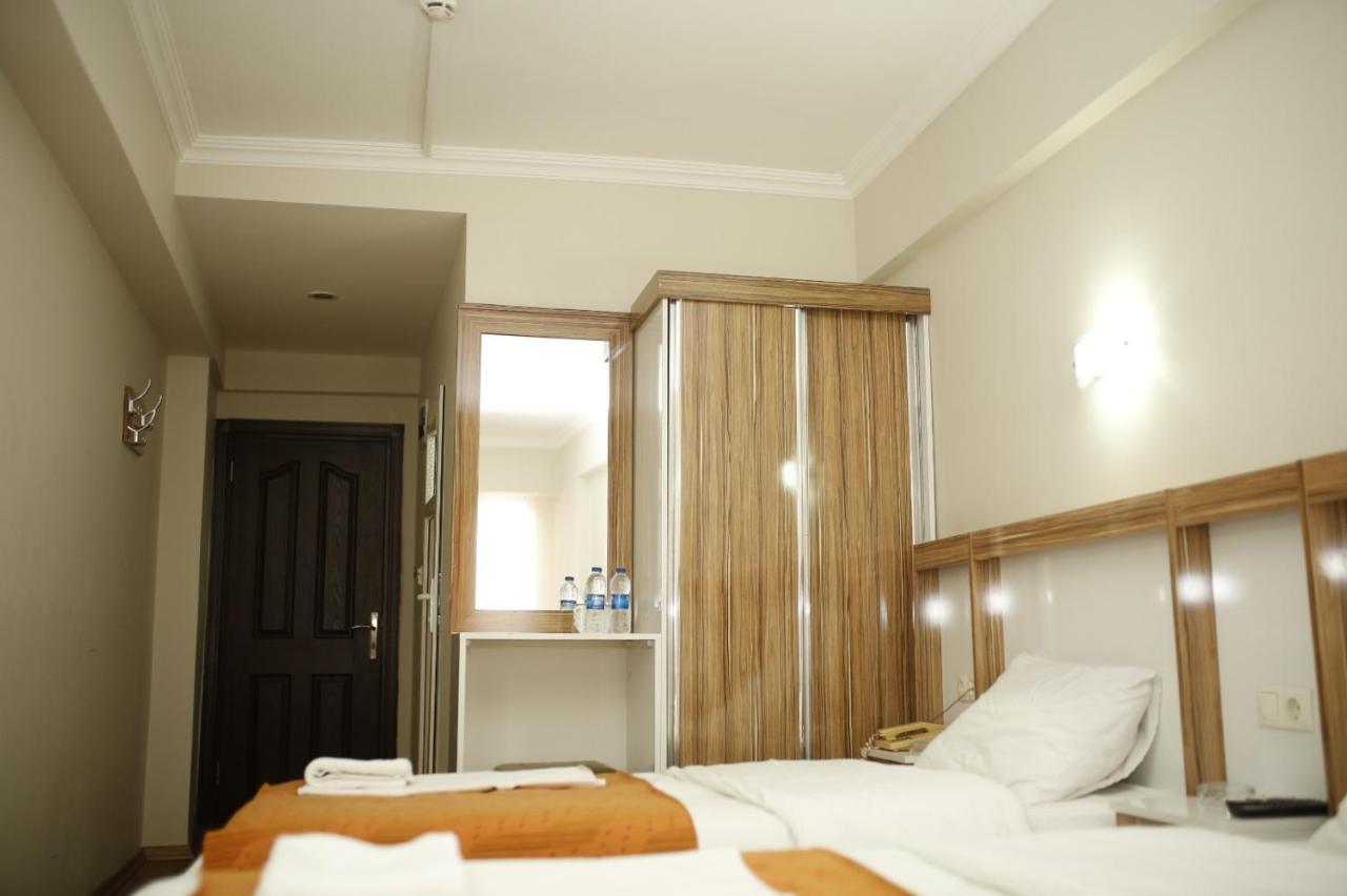 Oezhan Hotel Анталия Екстериор снимка